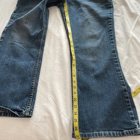 LEVI’S SIGNATURE Women’s 12 Short Low Rise Boot Cut  Jeans Y2K Classic Denim - Picture 8 of 11